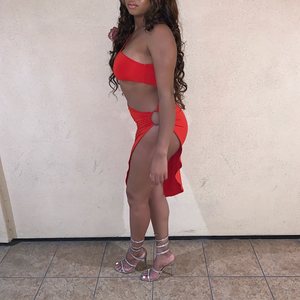 Dress - Picture 2 of 2